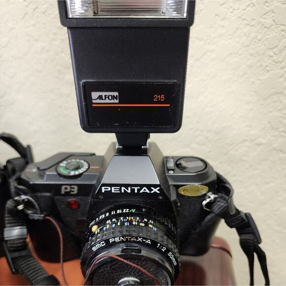Vintage Pentax 35mm Camera bundle - Picture 2 of 11
